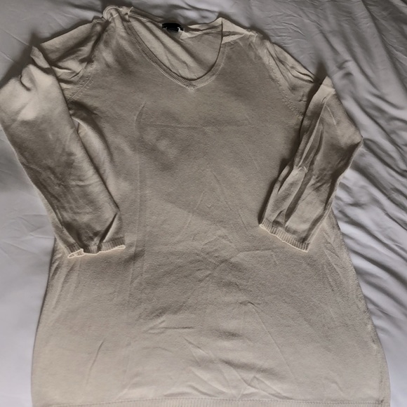 H&M light knit v-neck sweater - Picture 1 of 2